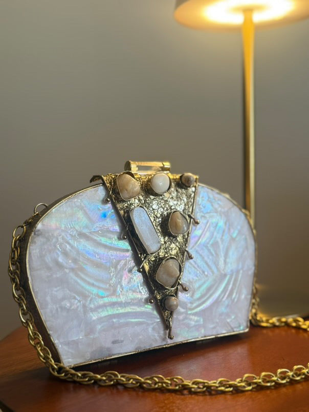 Handmade Mother-of-Pearl & Gemstone Evening Clutch – Vintage-Inspired Gold Frame Purse with Chain Strap
