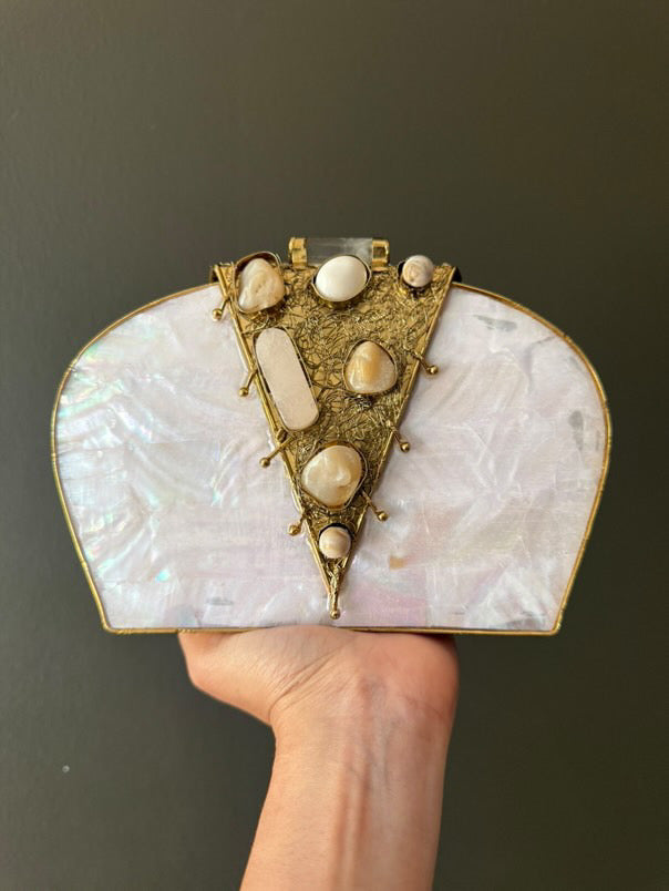 Handmade Mother-of-Pearl & Gemstone Evening Clutch – Vintage-Inspired Gold Frame Purse with Chain Strap