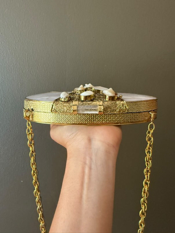 Handmade Mother-of-Pearl & Gemstone Evening Clutch – Vintage-Inspired Gold Frame Purse with Chain Strap