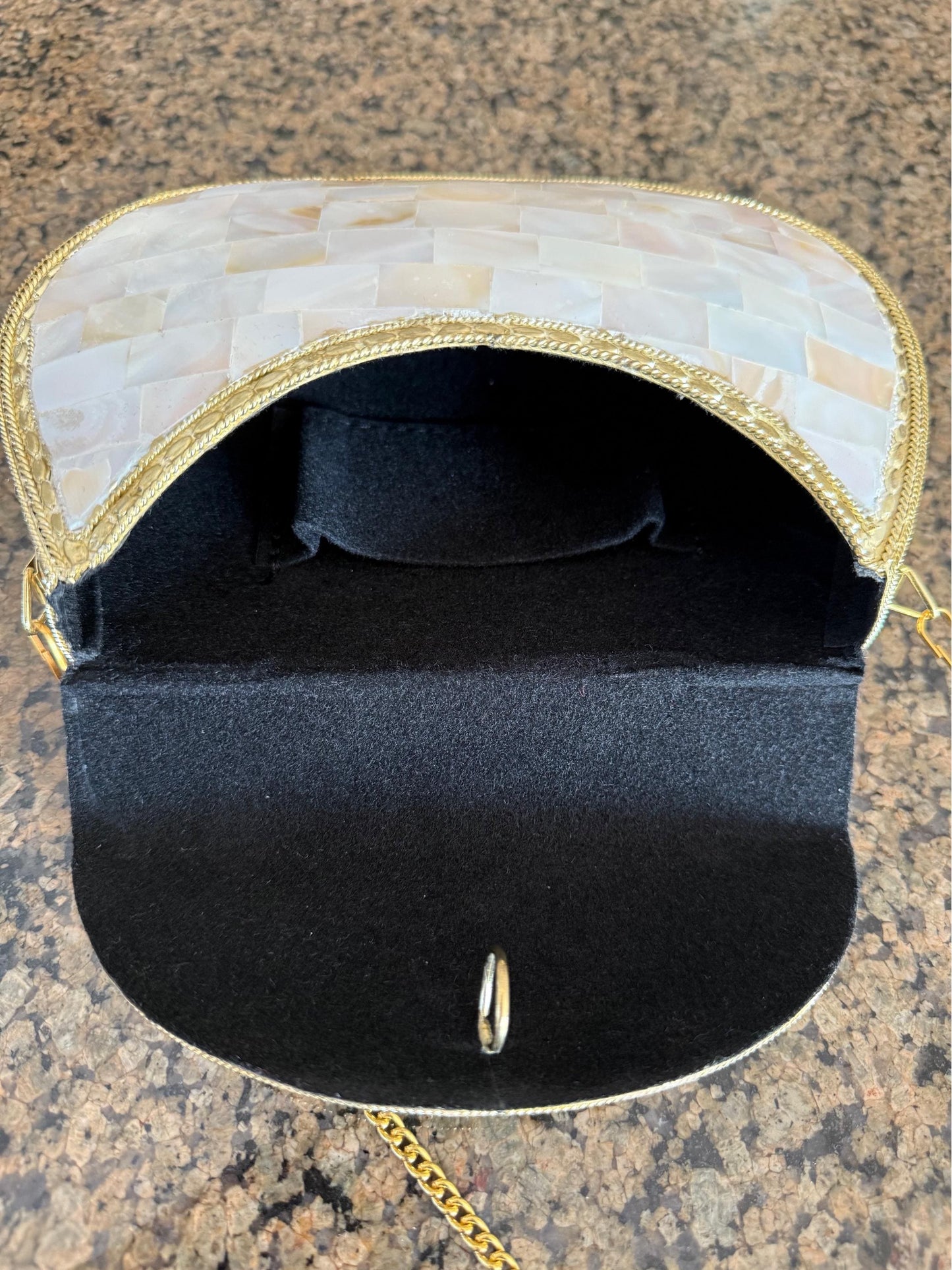 Elegant Mother of Pearl Clutch Purse with Gold Detailing – Vintage Style Evening Bag – Handmade Shell Bag – Perfect for Special Occasions