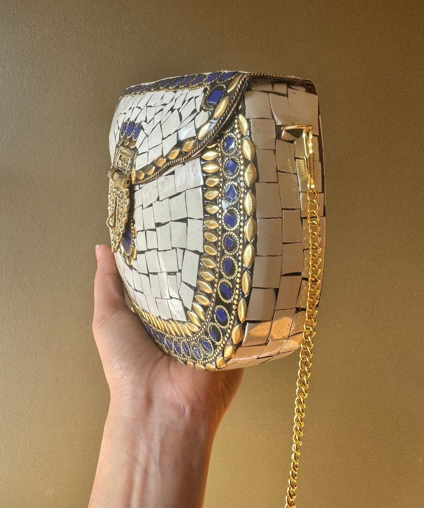 Handcrafted Mosaic Evening Clutch with Vintage Charm and Golden Chain Strap, Elegant Evening Bag, Boho Mosaic Clutch with Retro Charm, Luxe