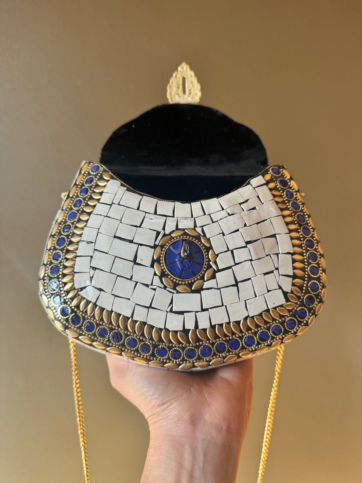 Handcrafted Mosaic Evening Clutch with Vintage Charm and Golden Chain Strap, Elegant Evening Bag, Boho Mosaic Clutch with Retro Charm, Luxe