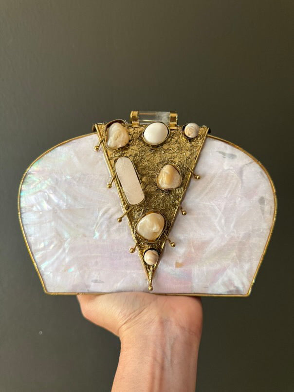 Handmade Mother-of-Pearl & Gemstone Evening Clutch – Vintage-Inspired Gold Frame Purse with Chain Strap