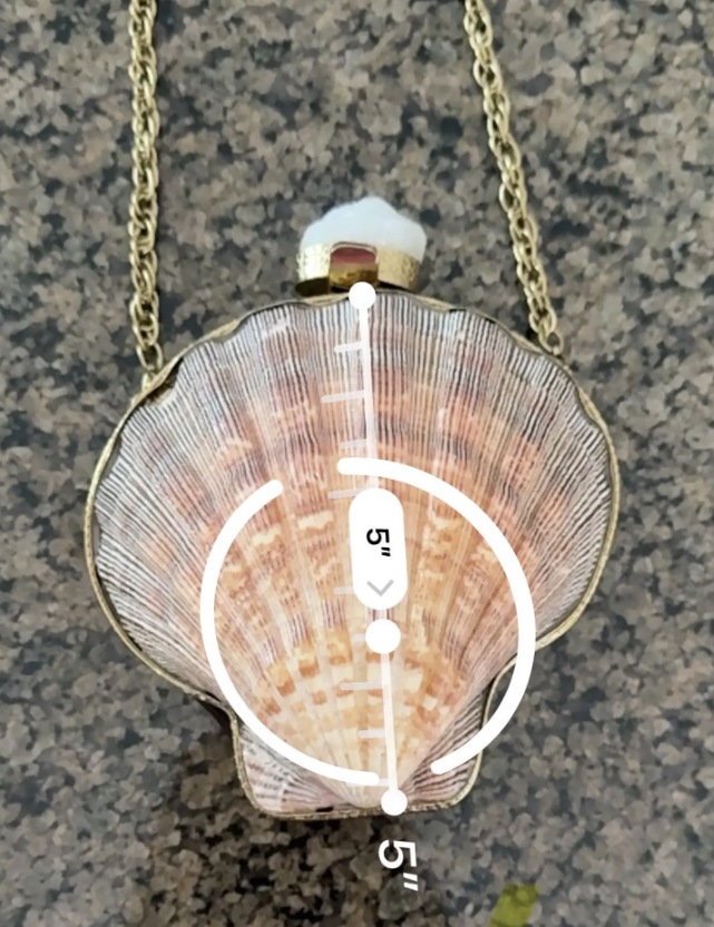 Elegant Shell-Shaped Clutch Purse – Handmade Statement Evening Bag with Gold Detailing and Natural Stone Clasp