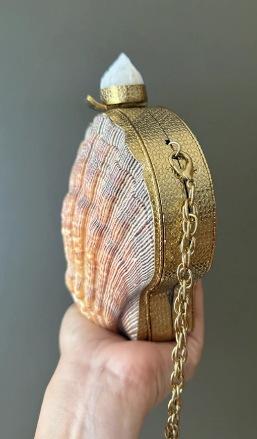 Elegant Shell-Shaped Clutch Purse – Handmade Statement Evening Bag with Gold Detailing and Natural Stone Clasp