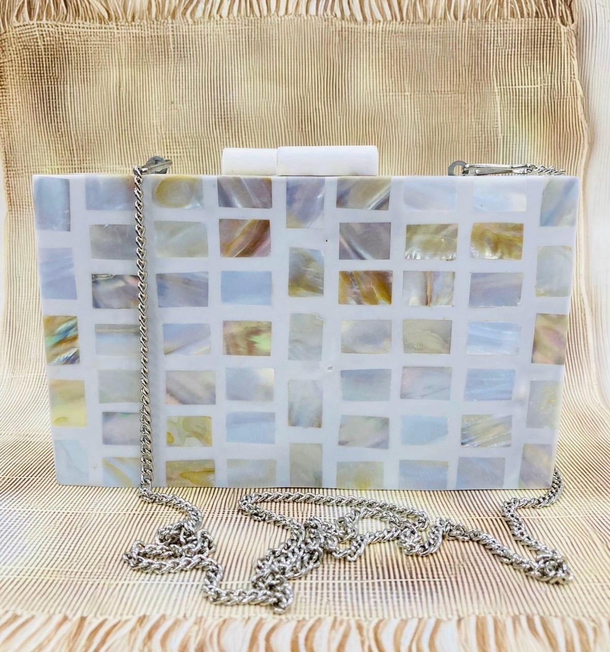 Elegant Mother of Pearl Box Clutch – Shell Mosaic Evening Bag – Handmade Clutch with Silver Chain – Ideal for Weddings & Formal Events