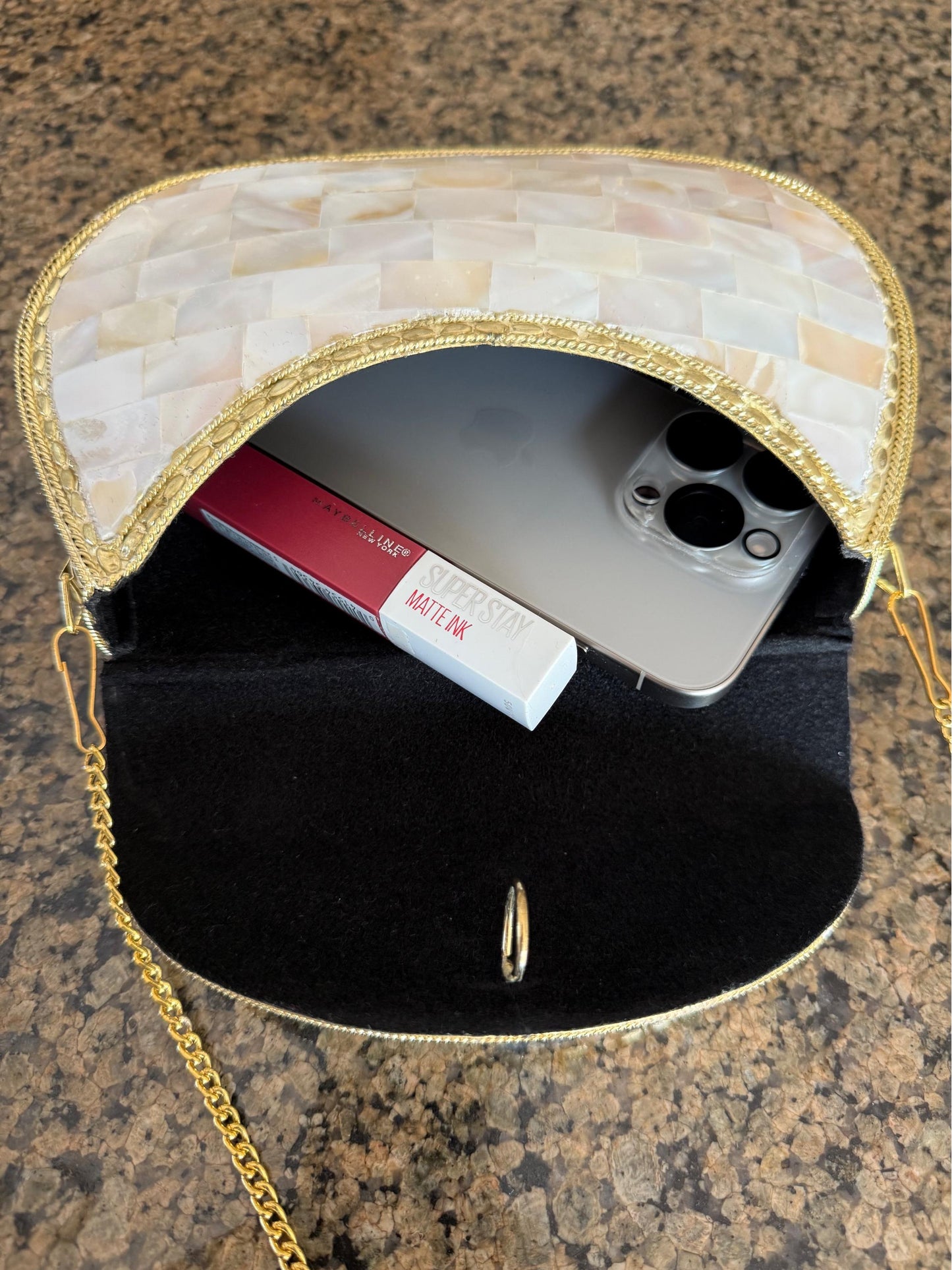 Elegant Mother of Pearl Clutch Purse with Gold Detailing – Vintage Style Evening Bag – Handmade Shell Bag – Perfect for Special Occasions