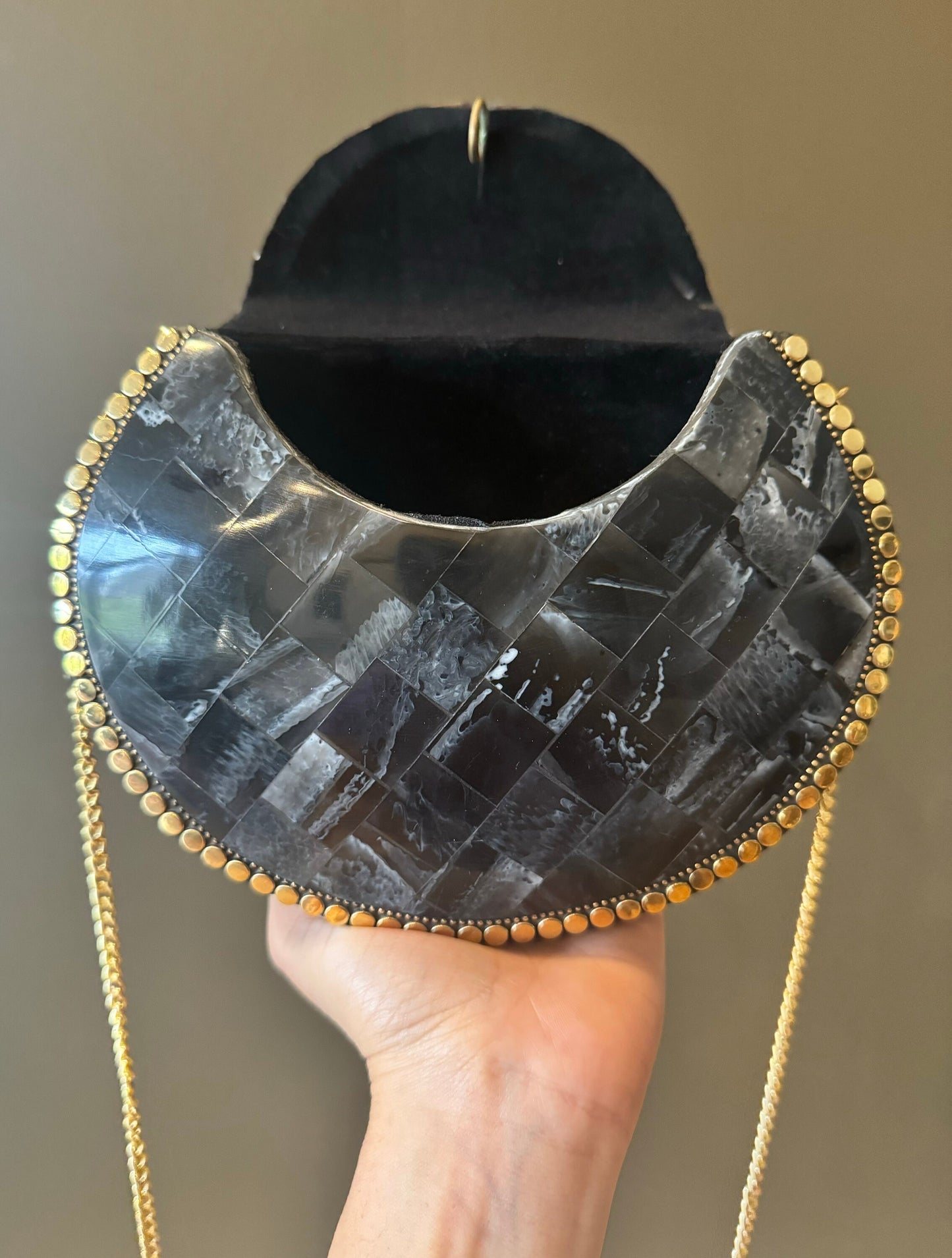 Chic Black/Grey Marbled Acrylic Clutch with Golden Chain Strap - Elegant Evening Bag, Sophisticated Mother of Pearl, Vintage Inspired Luxury