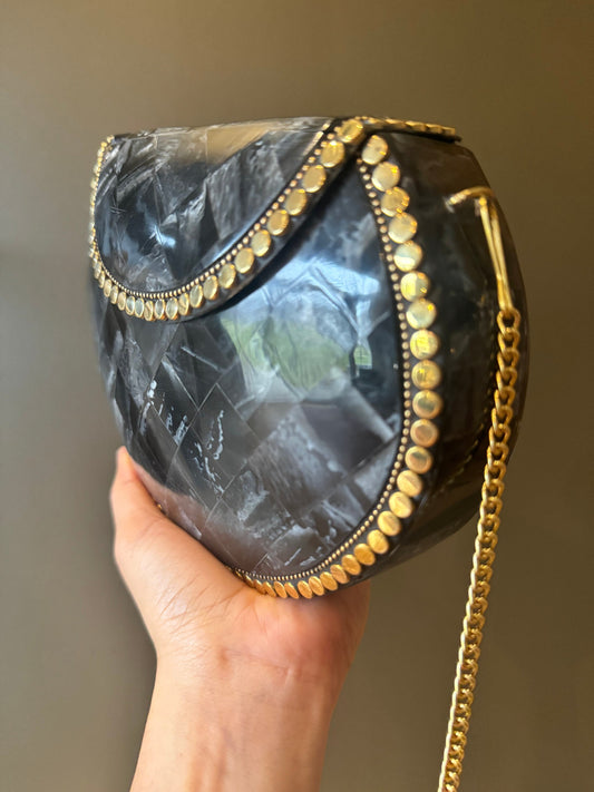Chic Black/Grey Marbled Acrylic Clutch with Golden Chain Strap - Elegant Evening Bag, Sophisticated Mother of Pearl, Vintage Inspired Luxury