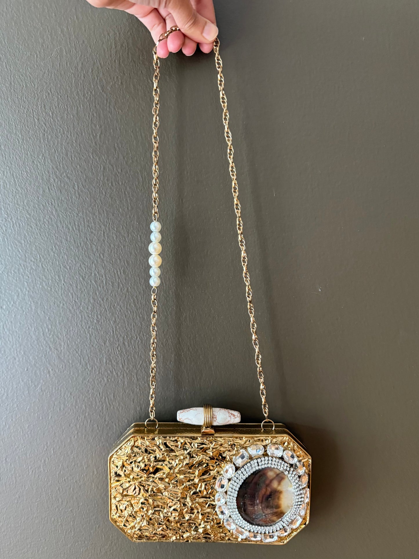 Gold Geode Clutch – Luxury Agate Stone Evening Bag with Pearl Chain