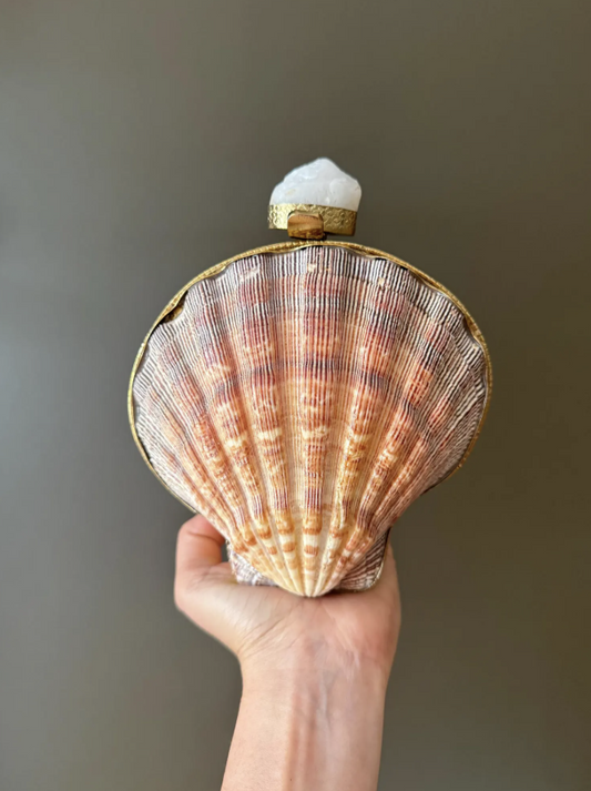 Elegant Shell-Shaped Clutch Purse – Handmade Statement Evening Bag with Gold Detailing and Natural Stone Clasp