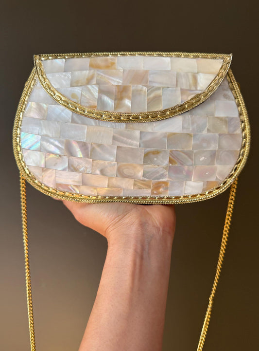 Elegant Mother of Pearl Clutch Purse with Gold Detailing – Vintage Style Evening Bag – Handmade Shell Bag – Perfect for Special Occasions