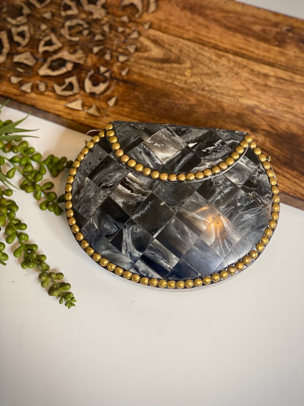 Chic Black/Grey Marbled Acrylic Clutch with Golden Chain Strap - Elegant Evening Bag, Sophisticated Mother of Pearl, Vintage Inspired Luxury